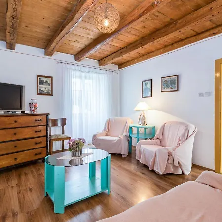 Hortensija - Lbn397 By Interhome